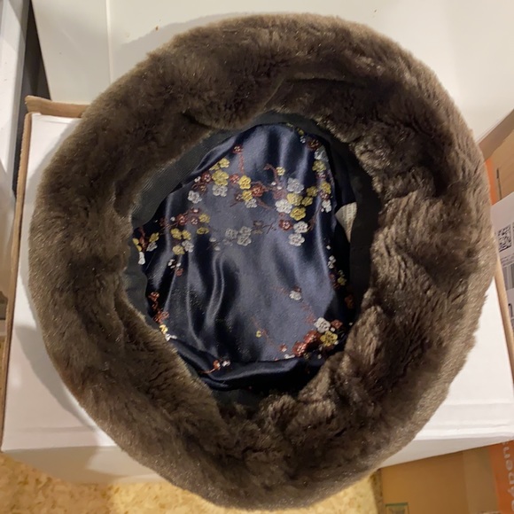 🍒 Faux Fur Hat… Super Soft Velvety Rich Chocolatey Brown Fur…Premium Quality!!! - Picture 3 of 5